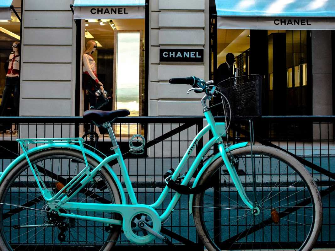 How Blockchain Technology Affects Direct-to-Consumer Fashion Brands
